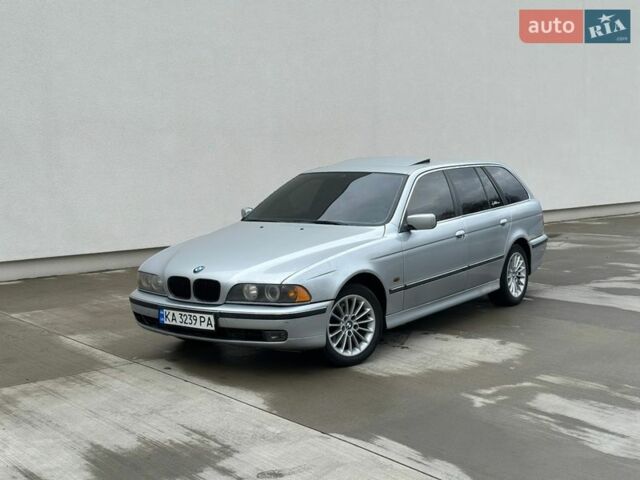 Серый БМВ 5 Серия, объемом двигателя 2.49 л и пробегом 300 тыс. км за 3950 $, фото 1 на Automoto.ua