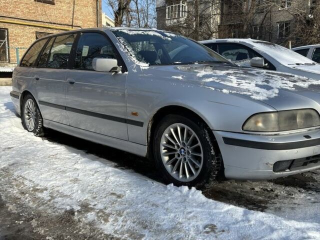 Серый БМВ 5 Серия, объемом двигателя 2.9 л и пробегом 300 тыс. км за 3700 $, фото 1 на Automoto.ua