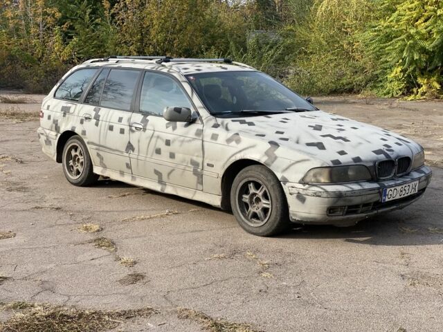 Серый БМВ 5 Серия, объемом двигателя 2.5 л и пробегом 450 тыс. км за 1850 $, фото 1 на Automoto.ua