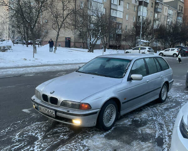 Серый БМВ 5 Серия, объемом двигателя 2.5 л и пробегом 100 тыс. км за 2600 $, фото 1 на Automoto.ua