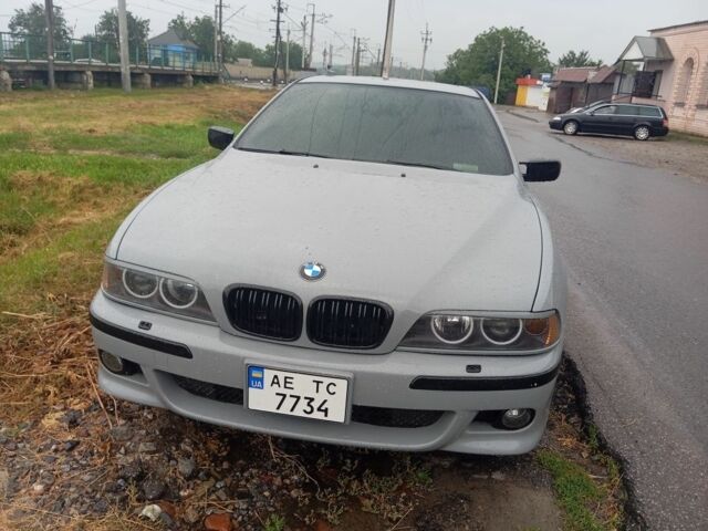 Серый БМВ 5 Серия, объемом двигателя 2.5 л и пробегом 200 тыс. км за 15000 $, фото 1 на Automoto.ua