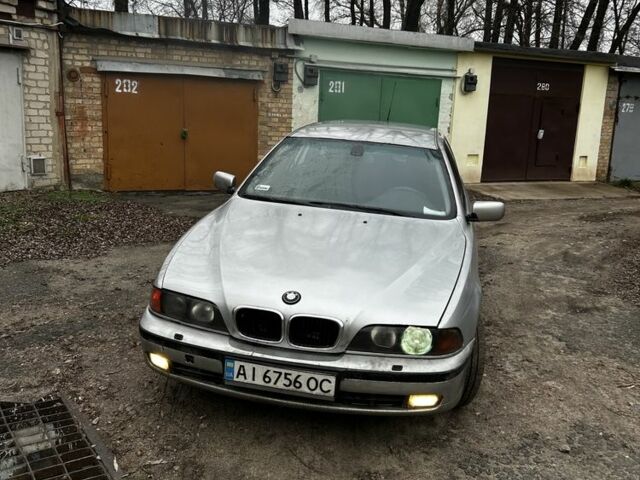 Сірий БМВ 5 Серія, об'ємом двигуна 2.5 л та пробігом 366 тис. км за 2600 $, фото 1 на Automoto.ua