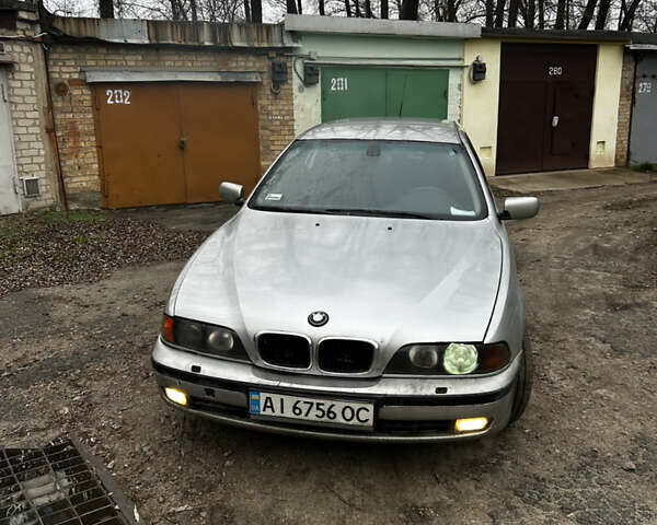 Сірий БМВ 5 Серія, об'ємом двигуна 2.5 л та пробігом 340 тис. км за 2500 $, фото 1 на Automoto.ua