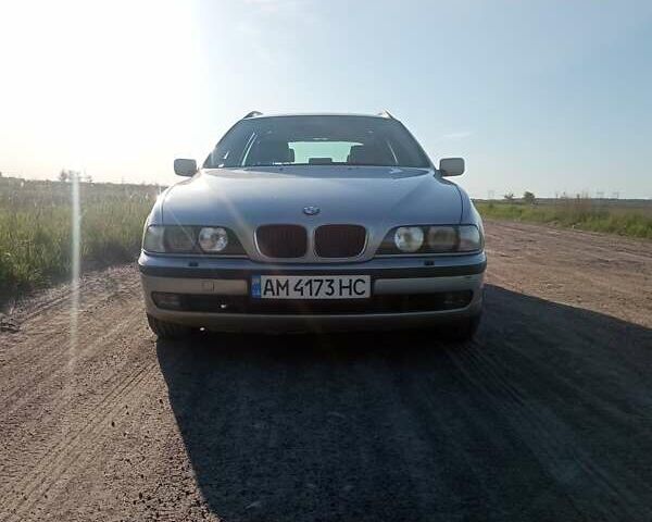 Серый БМВ 5 Серия, объемом двигателя 2.79 л и пробегом 300 тыс. км за 4200 $, фото 1 на Automoto.ua