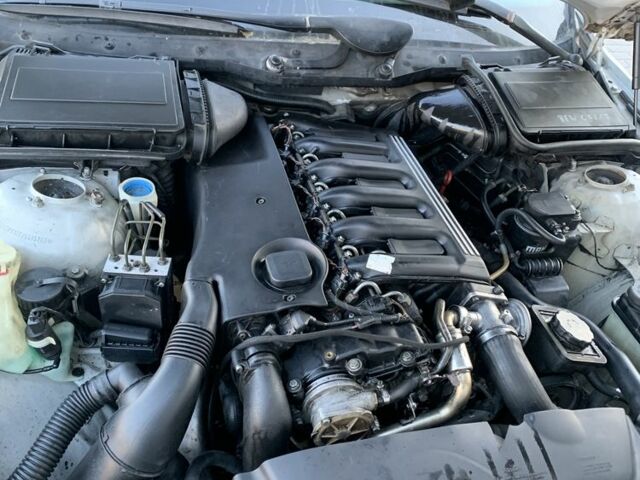 Сірий БМВ 5 Серія, об'ємом двигуна 2.9 л та пробігом 400 тис. км за 2900 $, фото 1 на Automoto.ua