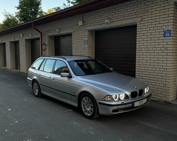 Серый БМВ 5 Серия, объемом двигателя 2.93 л и пробегом 401 тыс. км за 3800 $, фото 1 на Automoto.ua