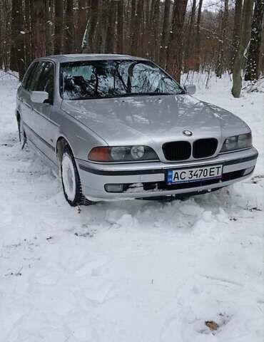 Сірий БМВ 5 Серія, об'ємом двигуна 2.5 л та пробігом 250 тис. км за 5000 $, фото 1 на Automoto.ua