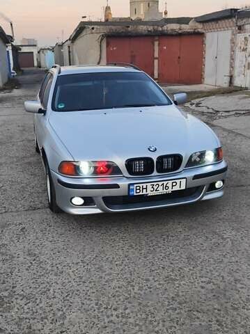 Серый БМВ 5 Серия, объемом двигателя 2.5 л и пробегом 380 тыс. км за 4500 $, фото 1 на Automoto.ua