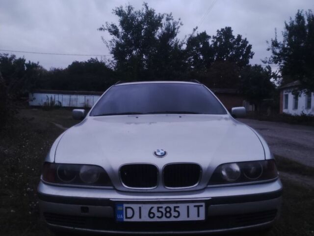 Серый БМВ 5 Серия, объемом двигателя 2 л и пробегом 500 тыс. км за 3100 $, фото 1 на Automoto.ua