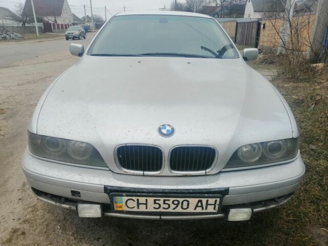 Серый БМВ 5 Серия, объемом двигателя 3 л и пробегом 270 тыс. км за 3500 $, фото 1 на Automoto.ua