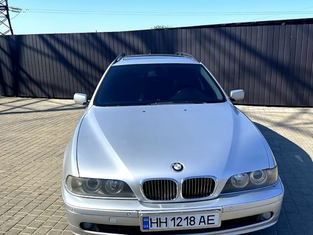 Серый БМВ 5 Серия, объемом двигателя 2.9 л и пробегом 409 тыс. км за 5000 $, фото 1 на Automoto.ua