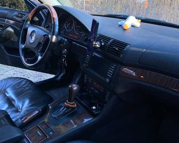 Серый БМВ 5 Серия, объемом двигателя 2.5 л и пробегом 274 тыс. км за 4400 $, фото 1 на Automoto.ua