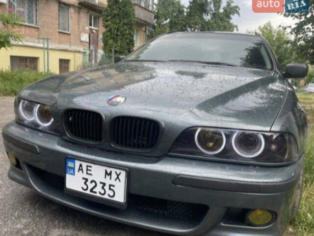 Серый БМВ 5 Серия, объемом двигателя 2.5 л и пробегом 402 тыс. км за 3700 $, фото 1 на Automoto.ua