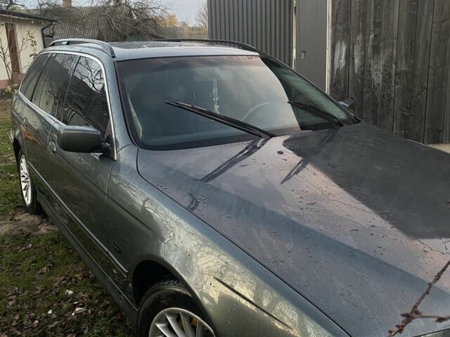 Серый БМВ 5 Серия, объемом двигателя 2.5 л и пробегом 670 тыс. км за 4500 $, фото 1 на Automoto.ua