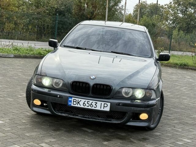 Серый БМВ 5 Серия, объемом двигателя 2.9 л и пробегом 335 тыс. км за 2900 $, фото 1 на Automoto.ua