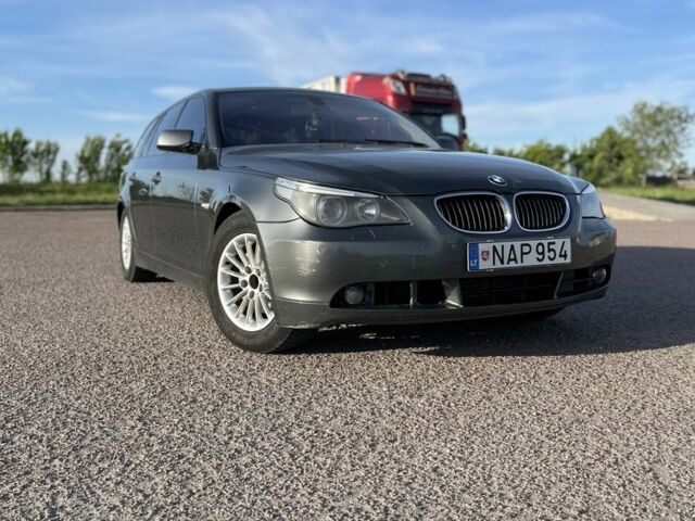 Серый БМВ 5 Серия, объемом двигателя 3 л и пробегом 364 тыс. км за 3650 $, фото 1 на Automoto.ua