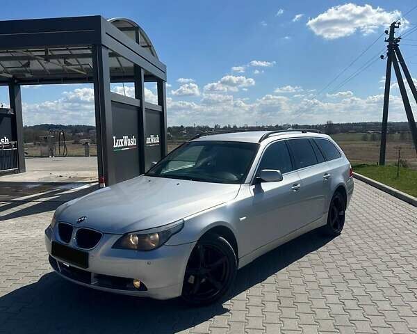 Серый БМВ 5 Серия, объемом двигателя 3 л и пробегом 300 тыс. км за 2999 $, фото 1 на Automoto.ua