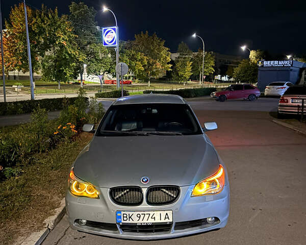 Серый БМВ 5 Серия, объемом двигателя 2.5 л и пробегом 260 тыс. км за 7999 $, фото 1 на Automoto.ua