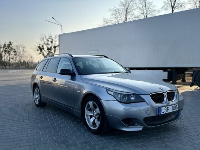 Серый БМВ 5 Серия, объемом двигателя 3 л и пробегом 300 тыс. км за 3850 $, фото 1 на Automoto.ua
