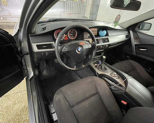 Сірий БМВ 5 Серія, об'ємом двигуна 2.5 л та пробігом 291 тис. км за 3900 $, фото 1 на Automoto.ua