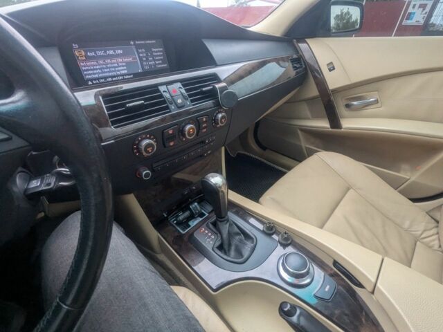 Серый БМВ 5 Серия, объемом двигателя 3 л и пробегом 267 тыс. км за 8300 $, фото 1 на Automoto.ua