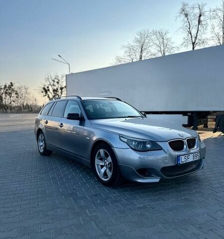 Серый БМВ 5 Серия, объемом двигателя 3 л и пробегом 330 тыс. км за 3850 $, фото 1 на Automoto.ua