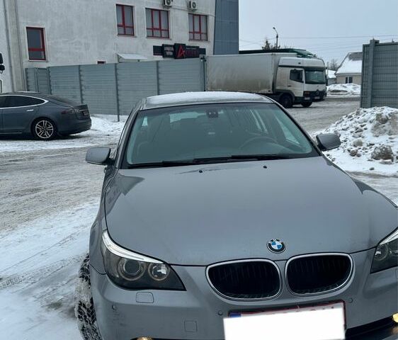 Серый БМВ 5 Серия, объемом двигателя 3 л и пробегом 286 тыс. км за 4510 $, фото 1 на Automoto.ua