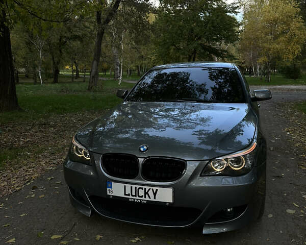 Серый БМВ 5 Серия, объемом двигателя 2 л и пробегом 253 тыс. км за 11000 $, фото 1 на Automoto.ua