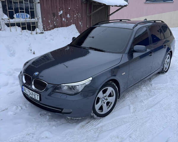 Серый БМВ 5 Серия, объемом двигателя 3 л и пробегом 300 тыс. км за 9850 $, фото 1 на Automoto.ua