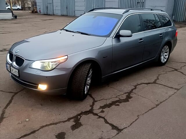 Серый БМВ 5 Серия, объемом двигателя 2 л и пробегом 0 тыс. км за 9000 $, фото 1 на Automoto.ua