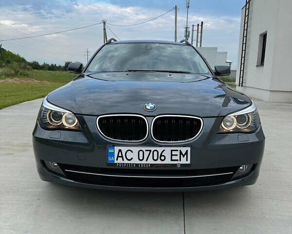 Серый БМВ 5 Серия, объемом двигателя 3 л и пробегом 250 тыс. км за 12500 $, фото 1 на Automoto.ua