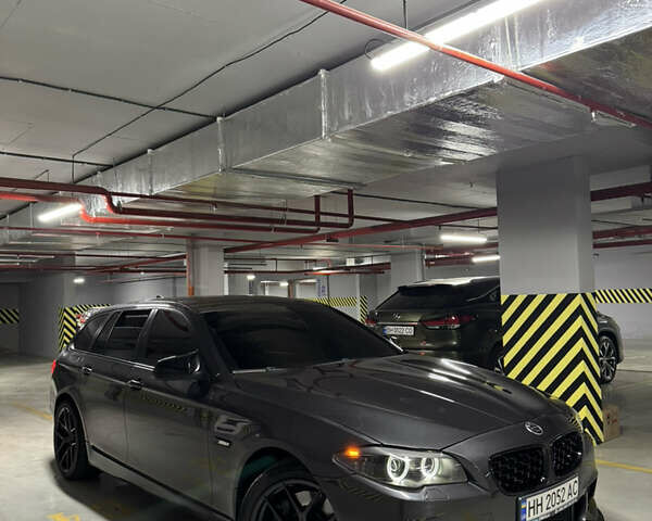 Серый БМВ 5 Серия, объемом двигателя 2.5 л и пробегом 340 тыс. км за 15000 $, фото 1 на Automoto.ua