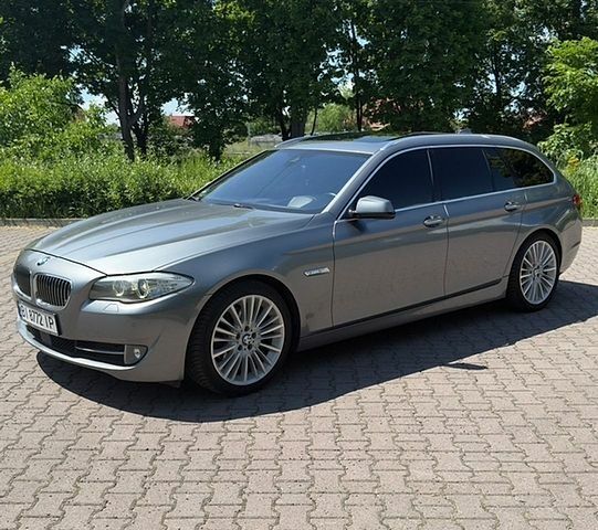 Серый БМВ 5 Серия, объемом двигателя 2 л и пробегом 216 тыс. км за 15500 $, фото 1 на Automoto.ua