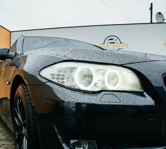 Серый БМВ 5 Серия, объемом двигателя 2 л и пробегом 300 тыс. км за 12999 $, фото 1 на Automoto.ua