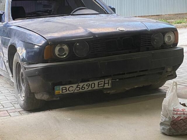 Синий БМВ 5 Серия, объемом двигателя 2.5 л и пробегом 346 тыс. км за 1429 $, фото 1 на Automoto.ua