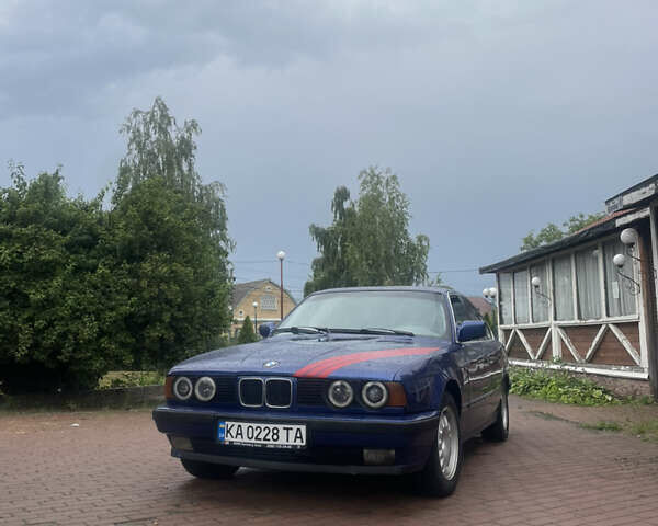 Синий БМВ 5 Серия, объемом двигателя 2.8 л и пробегом 299 тыс. км за 2500 $, фото 1 на Automoto.ua