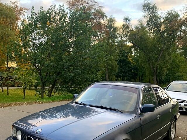 Синий БМВ 5 Серия, объемом двигателя 2.5 л и пробегом 400 тыс. км за 1250 $, фото 1 на Automoto.ua