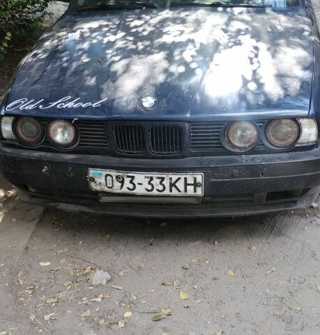 Синий БМВ 5 Серия, объемом двигателя 0 л и пробегом 270 тыс. км за 1400 $, фото 1 на Automoto.ua
