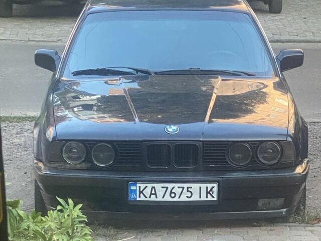Синий БМВ 5 Серия, объемом двигателя 2 л и пробегом 334 тыс. км за 2304 $, фото 1 на Automoto.ua