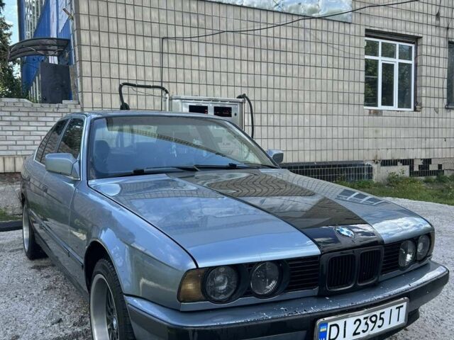 Синий БМВ 5 Серия, объемом двигателя 2.5 л и пробегом 300 тыс. км за 2300 $, фото 1 на Automoto.ua