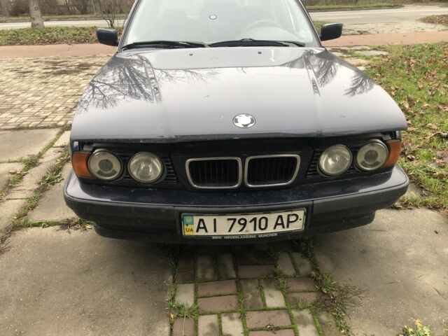 Синий БМВ 5 Серия, объемом двигателя 2 л и пробегом 200 тыс. км за 2200 $, фото 1 на Automoto.ua