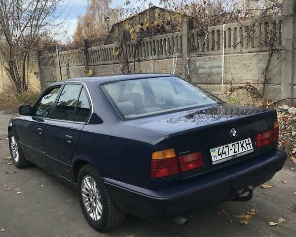 Синій БМВ 5 Серія, об'ємом двигуна 2 л та пробігом 350 тис. км за 3300 $, фото 1 на Automoto.ua