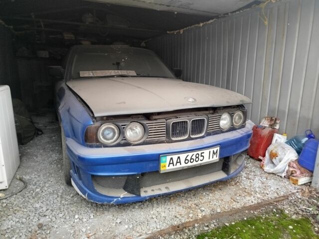 Синій БМВ 5 Серія, об'ємом двигуна 3 л та пробігом 100 тис. км за 1155 $, фото 1 на Automoto.ua