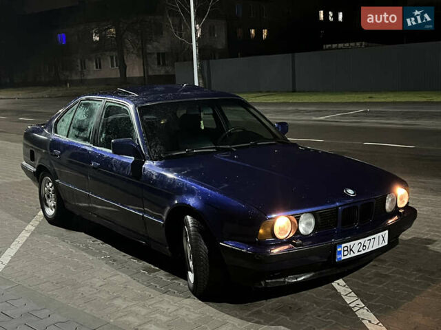 Синій БМВ 5 Серія, об'ємом двигуна 1.99 л та пробігом 300 тис. км за 2200 $, фото 1 на Automoto.ua