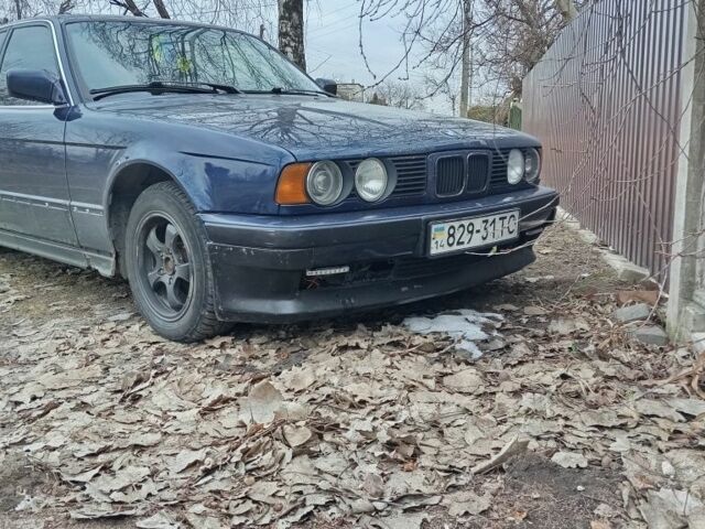 Синий БМВ 5 Серия, объемом двигателя 2 л и пробегом 230 тыс. км за 3000 $, фото 1 на Automoto.ua