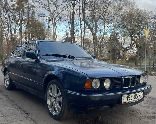 Синий БМВ 5 Серия, объемом двигателя 2 л и пробегом 300 тыс. км за 2500 $, фото 1 на Automoto.ua