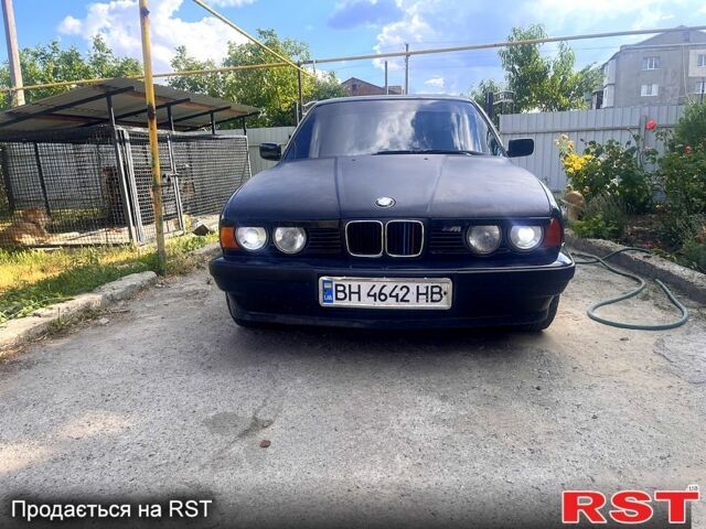 Синий БМВ 5 Серия, объемом двигателя 2 л и пробегом 0 тыс. км за 2500 $, фото 1 на Automoto.ua