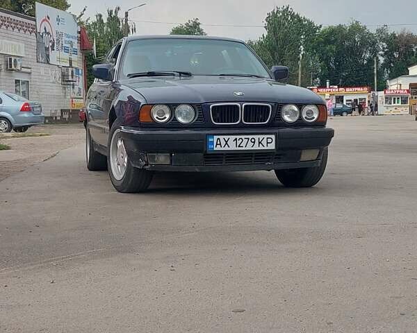 Синий БМВ 5 Серия, объемом двигателя 1.8 л и пробегом 470 тыс. км за 2500 $, фото 1 на Automoto.ua