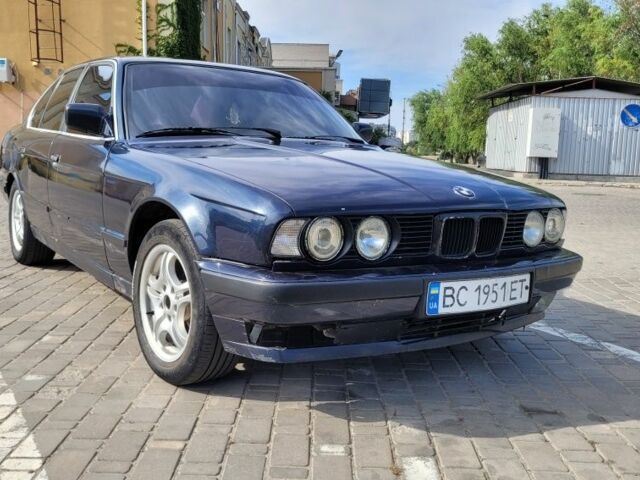 Синий БМВ 5 Серия, объемом двигателя 1.8 л и пробегом 250 тыс. км за 1504 $, фото 1 на Automoto.ua