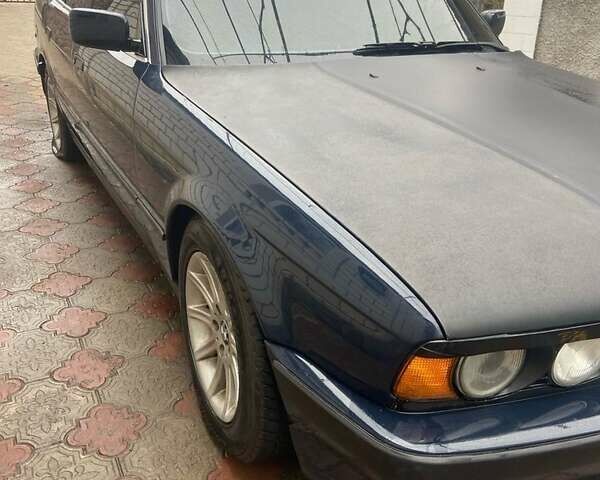 Синий БМВ 5 Серия, объемом двигателя 2 л и пробегом 380 тыс. км за 2700 $, фото 1 на Automoto.ua